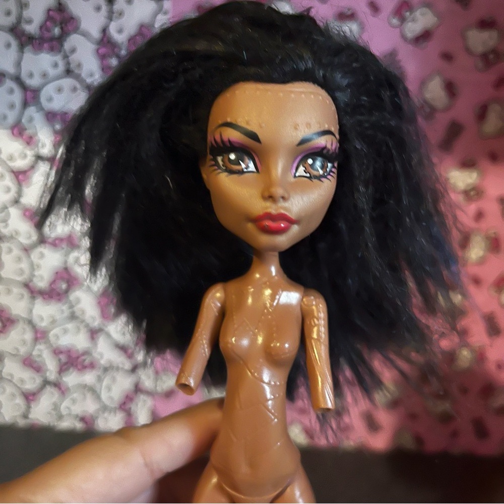 Monster High Robecca Steam Doll - Picture 2 of 7